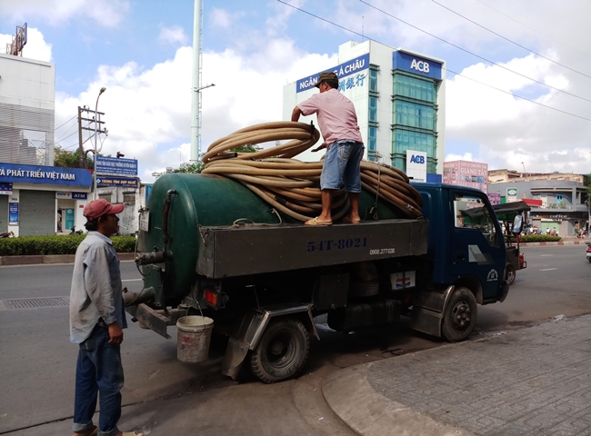 Hút Hầm Cầu Quận 12 TPHCM, Giá Rẻ Nhất, Bảo Hành 10 Năm